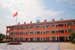 深圳中小学复课 校园周围红绿灯启动“开学模式” 