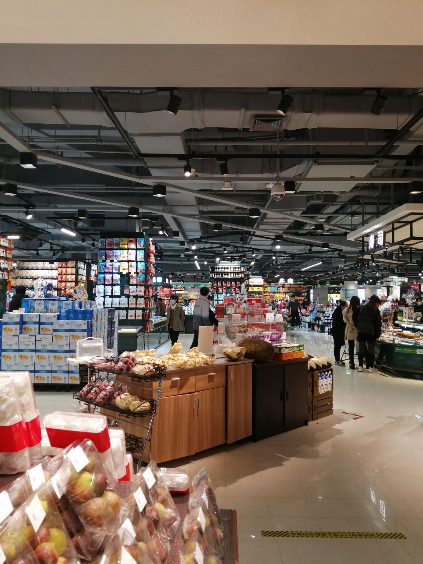 2021年Top100超市企业销售规模9076亿元 同比下降2.6%